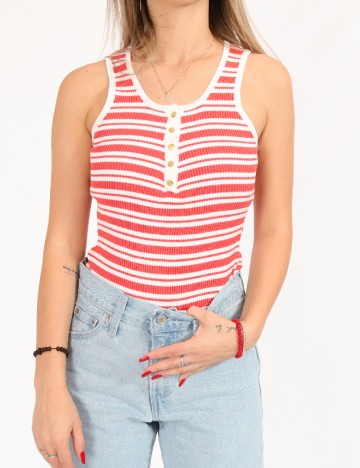 
						Body Guess, alb/rosu