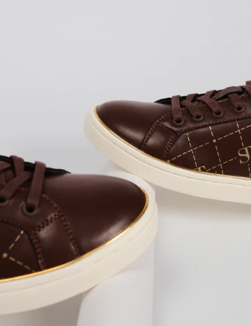 Adidasi SuperTrash, maro