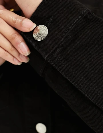 Jacheta Bolongaro Trevor, negru