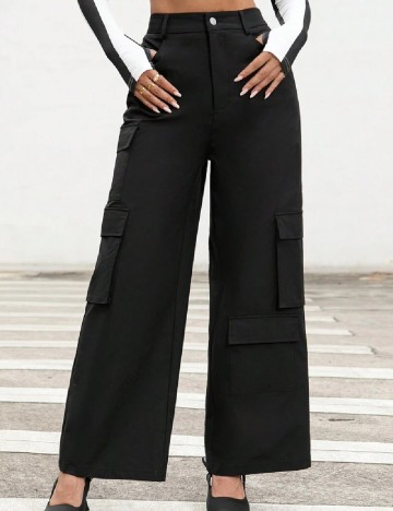 
						Pantaloni SHEIN, negru