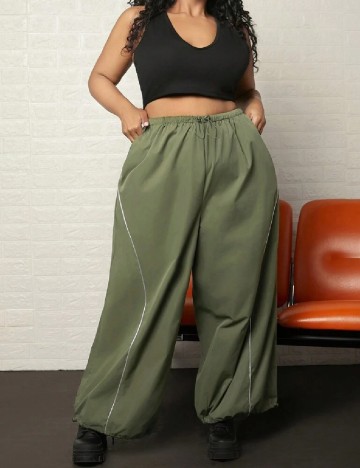 
						Pantaloni SHEIN CURVE, verde