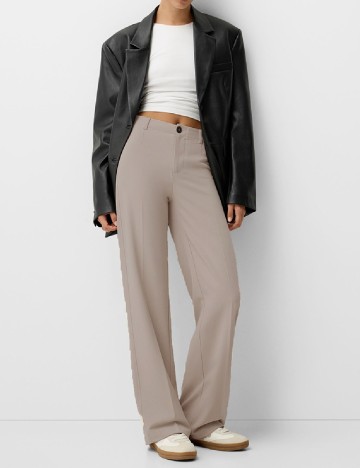 
						Pantaloni Bershka, bej