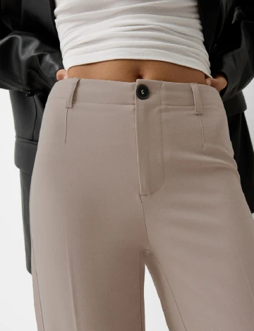 Pantaloni Bershka, bej