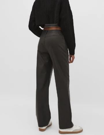Pantaloni Stradivarius, negru Negru