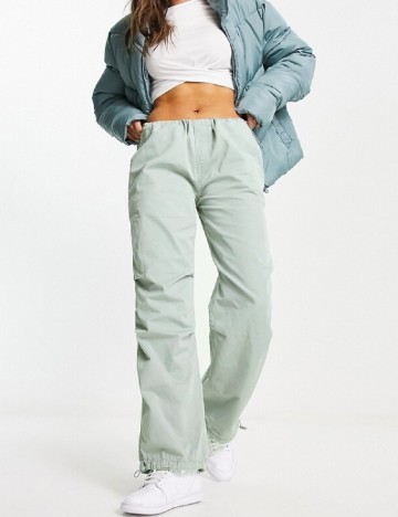 
						Pantaloni Stradivarius, verde