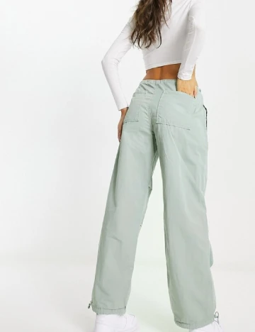 Pantaloni Stradivarius, verde