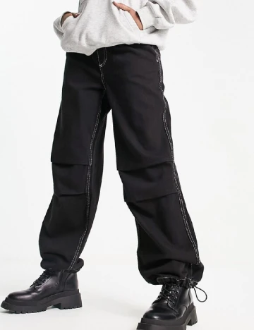 Pantaloni Bershka, negru