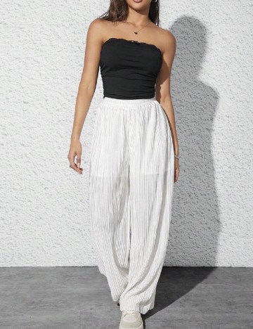
						Pantaloni SHEIN, alb