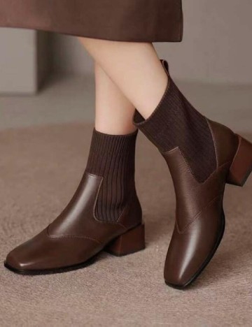 
						Botine SHEIN, maro