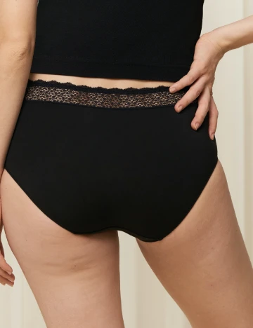 Chilot Triumph, negru