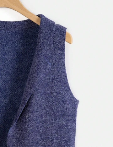 Vesta Emery Rose, mov