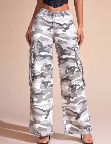 
						Pantaloni SHEIN, army