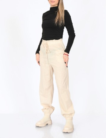
						Pantaloni SHEIN, crem