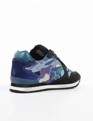 Adidasi Guess, mix culori