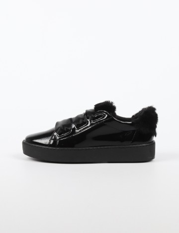 
						Adidasi Guess, negru