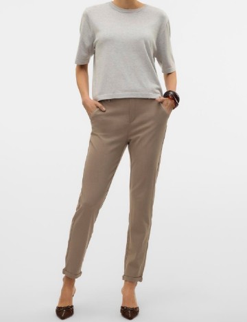 
						Pantaloni Vero Moda, maro