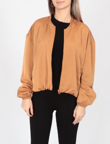 
						Jacheta Vero Moda, maro