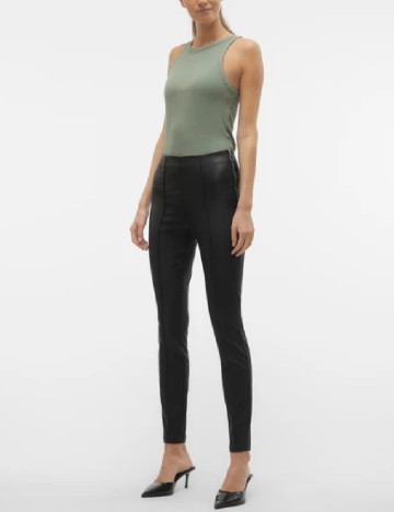 
						Pantaloni Vero Moda, negru