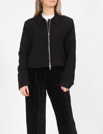 
						Jacheta Only, negru