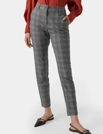 Pantaloni Vero Moda, gri