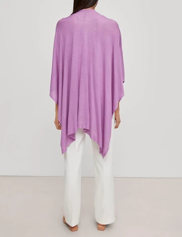 Poncho Comma, mov