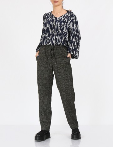 
						Pantaloni Mango, negru