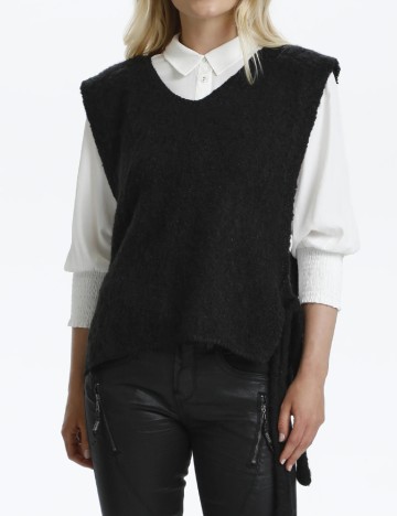 
						Vesta Cream, negru