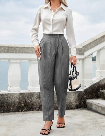 
						Pantaloni SHEIN, gri