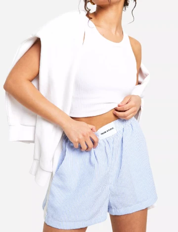 Pantaloni scurti Boohoo, albastru/alb Albastru