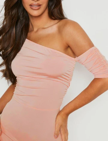 Rochie lunga Boohoo, roz