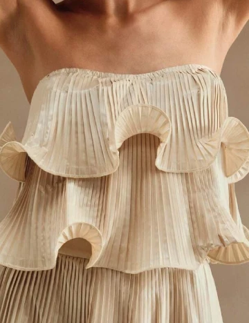 Compleu Anewsta, crem