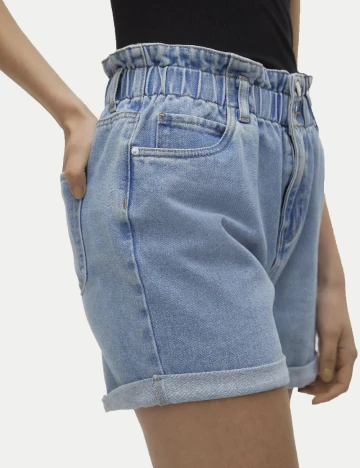 Pantaloni scurti Vero Moda, albastru