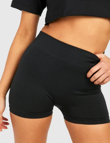 Pantaloni scurti Boohoo, negru