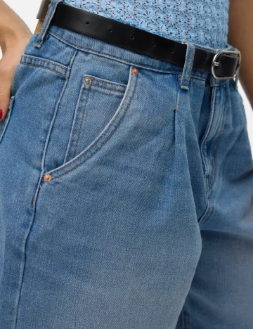 Pantaloni scurti Vero Moda, albastru