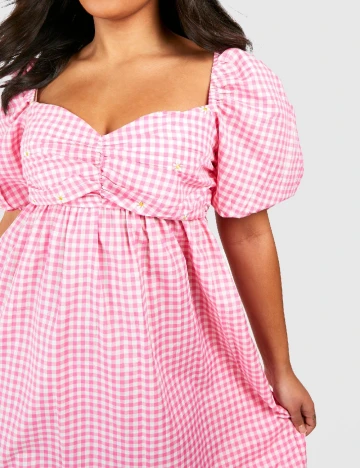 Rochie medie Boohoo Plus Size, roz