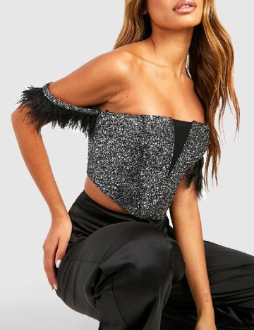 
						Top Boohoo, gri/negru
