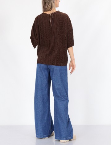 Tricou Only, maro