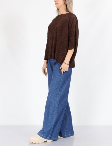 Tricou Only, maro
