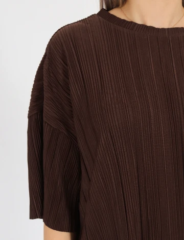 Tricou Only, maro