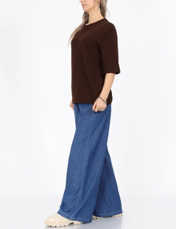 Tricou Only, maro