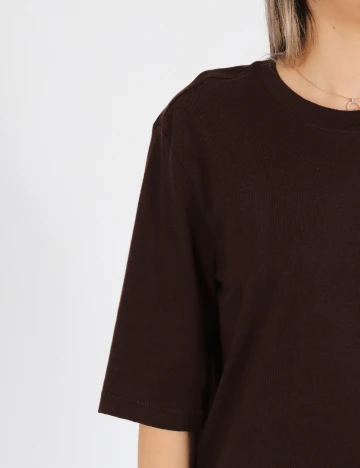 Tricou Only, maro