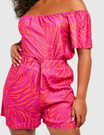 Pantaloni scurti Boohoo Plus Size, magenta