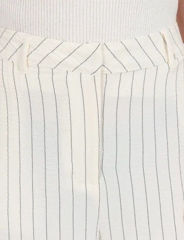 Pantaloni scurti Vero Moda, ecru