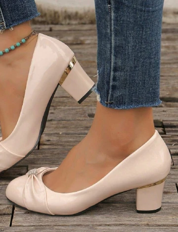 Pantofi SHEIN, crem