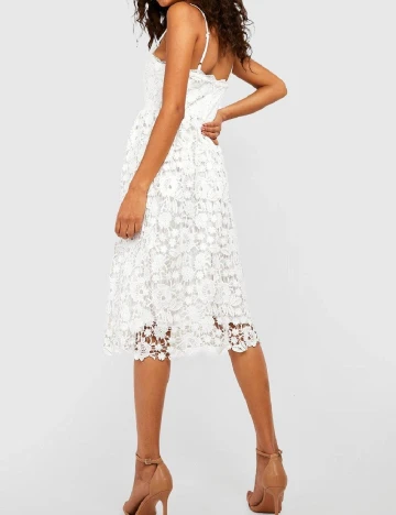 Rochie medie Boohoo, alb