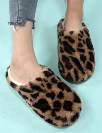 
						Papuci de Casa SHEIN, animal print