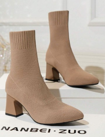 
						Botine SHEIN, crem