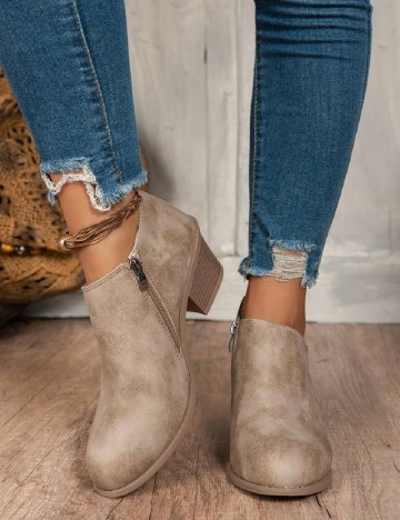 Pantofi SHEIN, crem