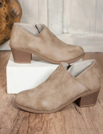 Pantofi SHEIN, crem