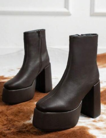 
						Botine SHEIN, maro